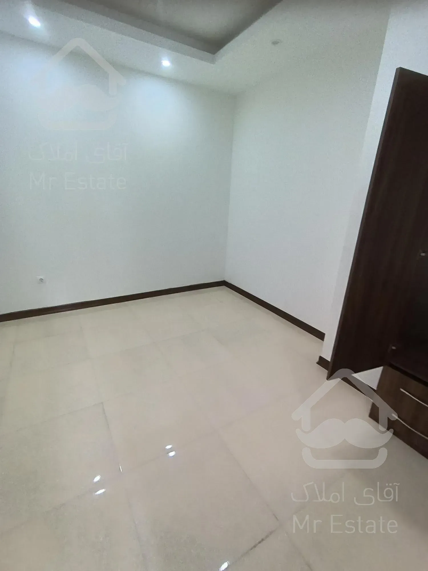 فروش واحد130متری سه خواب در اردلان ها