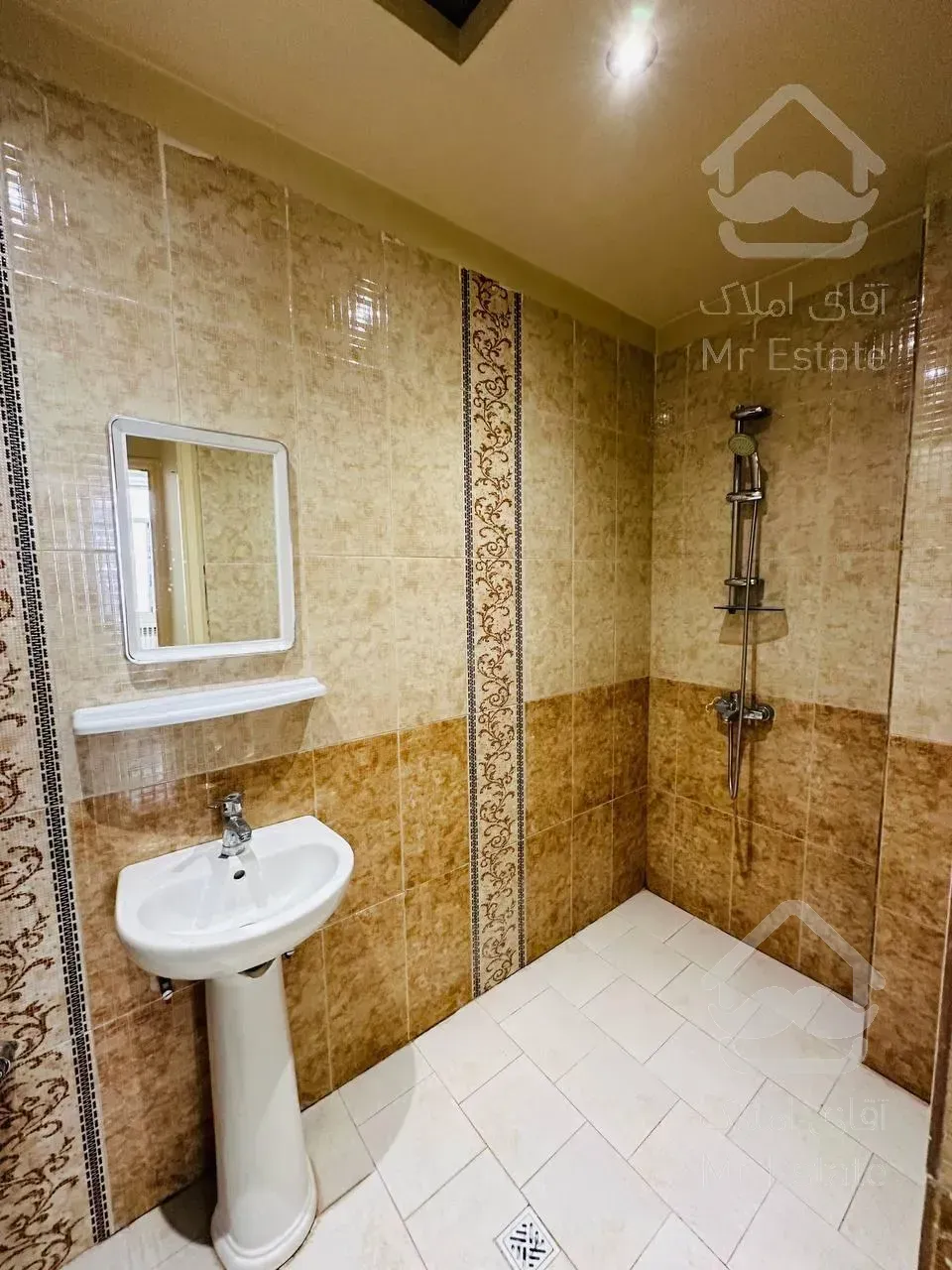 ۹۵متر ۲خواب روبه آفتاب سالن پرده خور