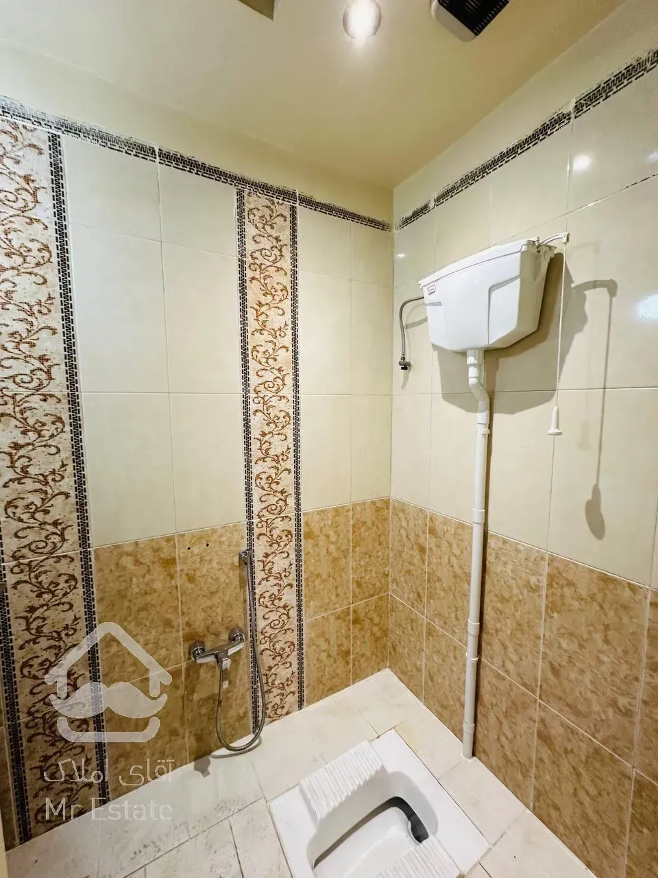 ۹۵متر ۲خواب روبه آفتاب سالن پرده خور