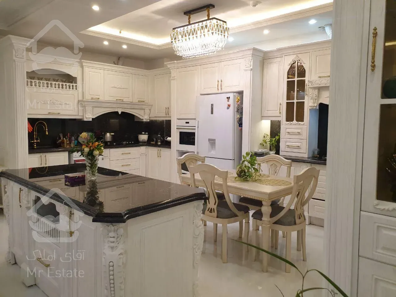 197 متری لادن 3 سه خواب سند آماده