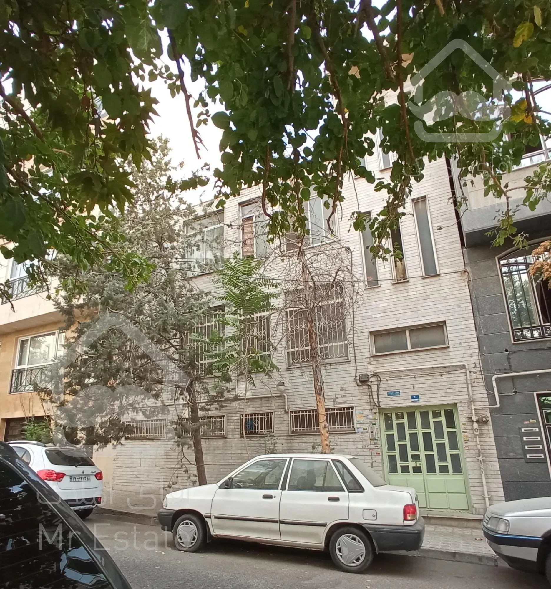 ۳ طبقه ۲۰۰ متری