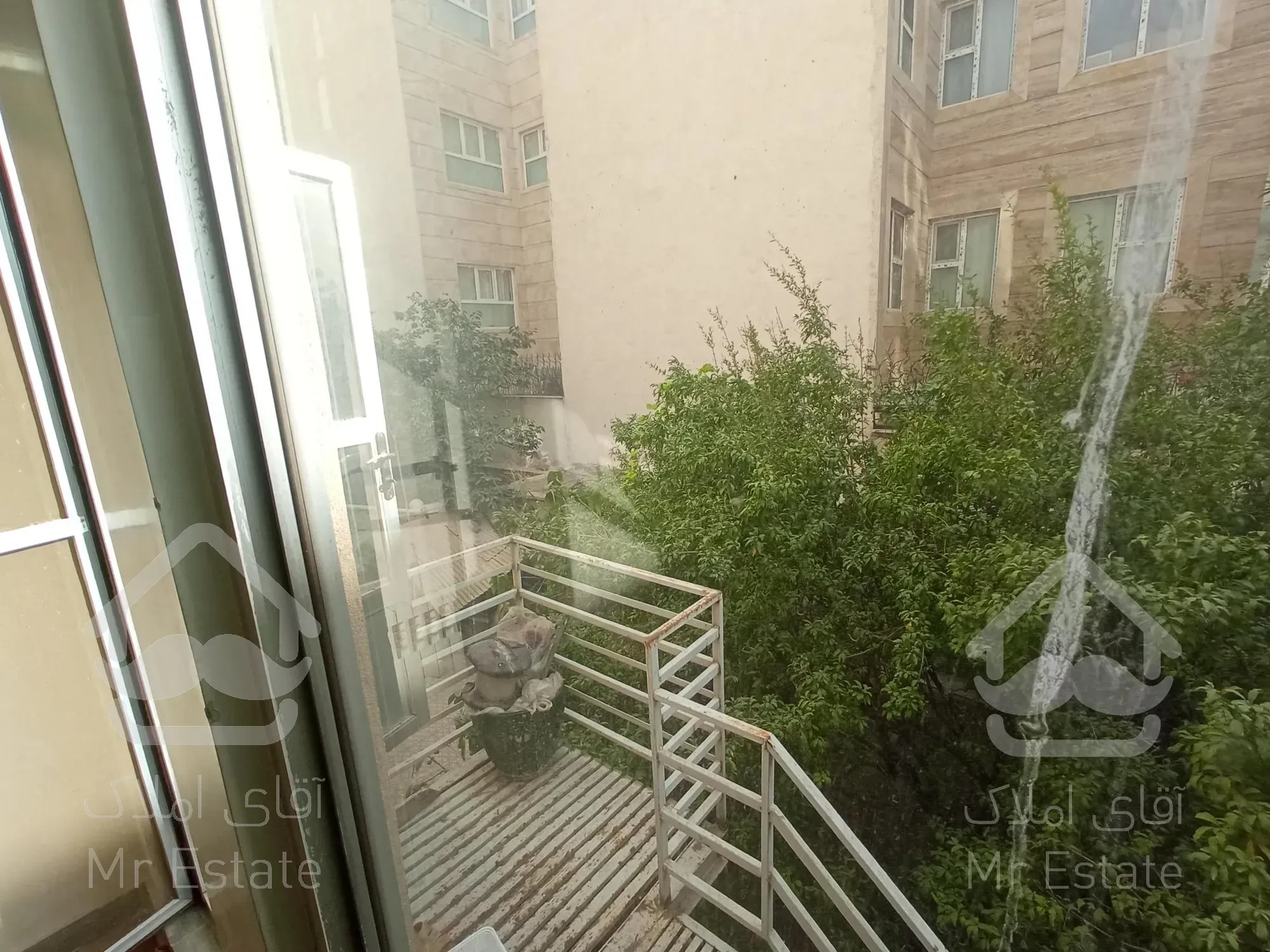 ۳ طبقه ۲۰۰ متری