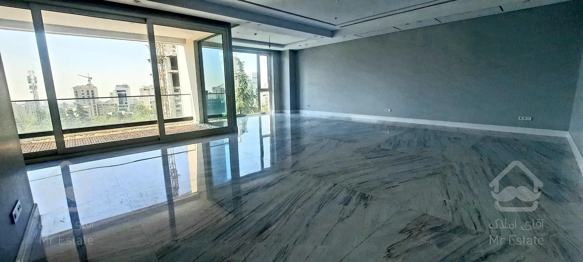 فروش آپارتمان ۳۲۵ متری در برج باغ کامرانیه