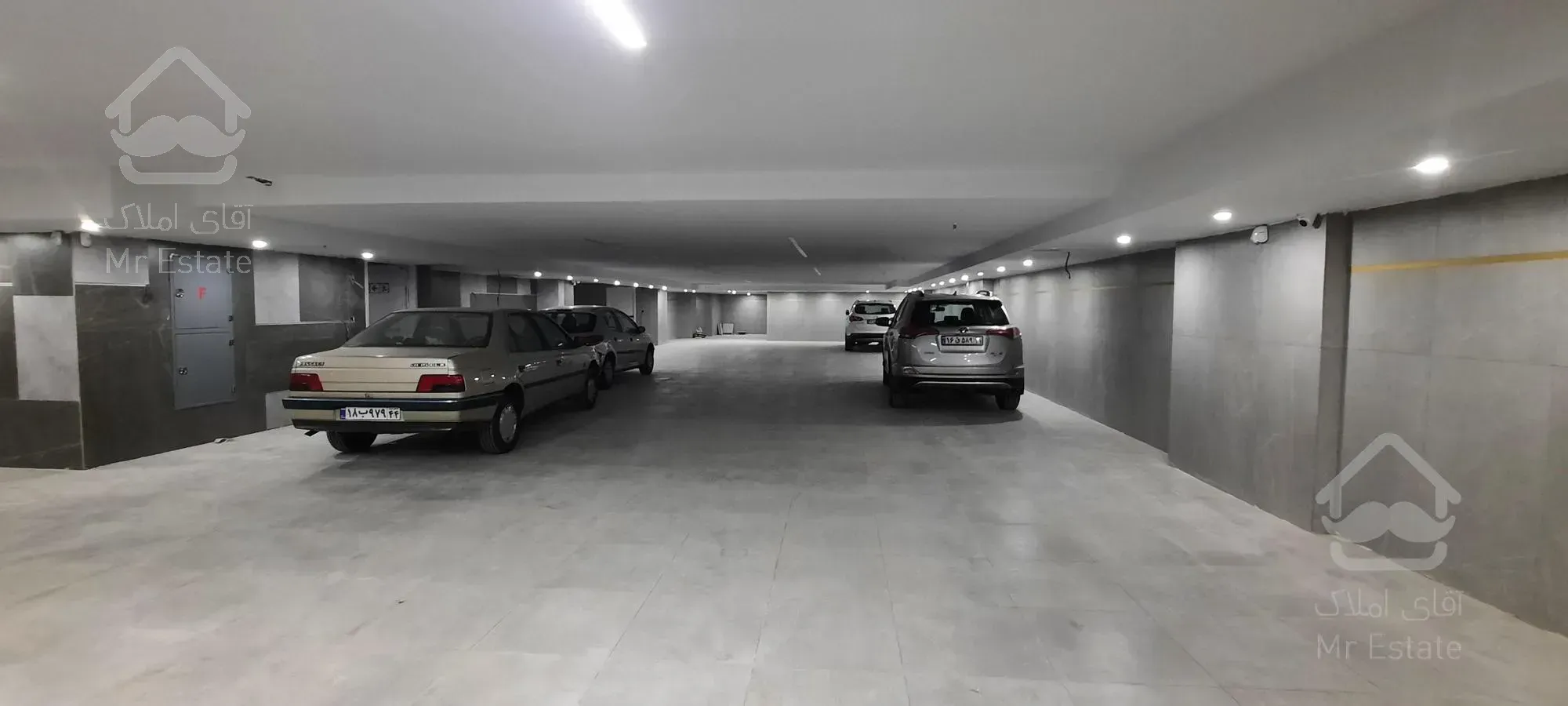 فروش آپارتمان ۳۲۸ متری برج باغ در کامرانیه شمالی