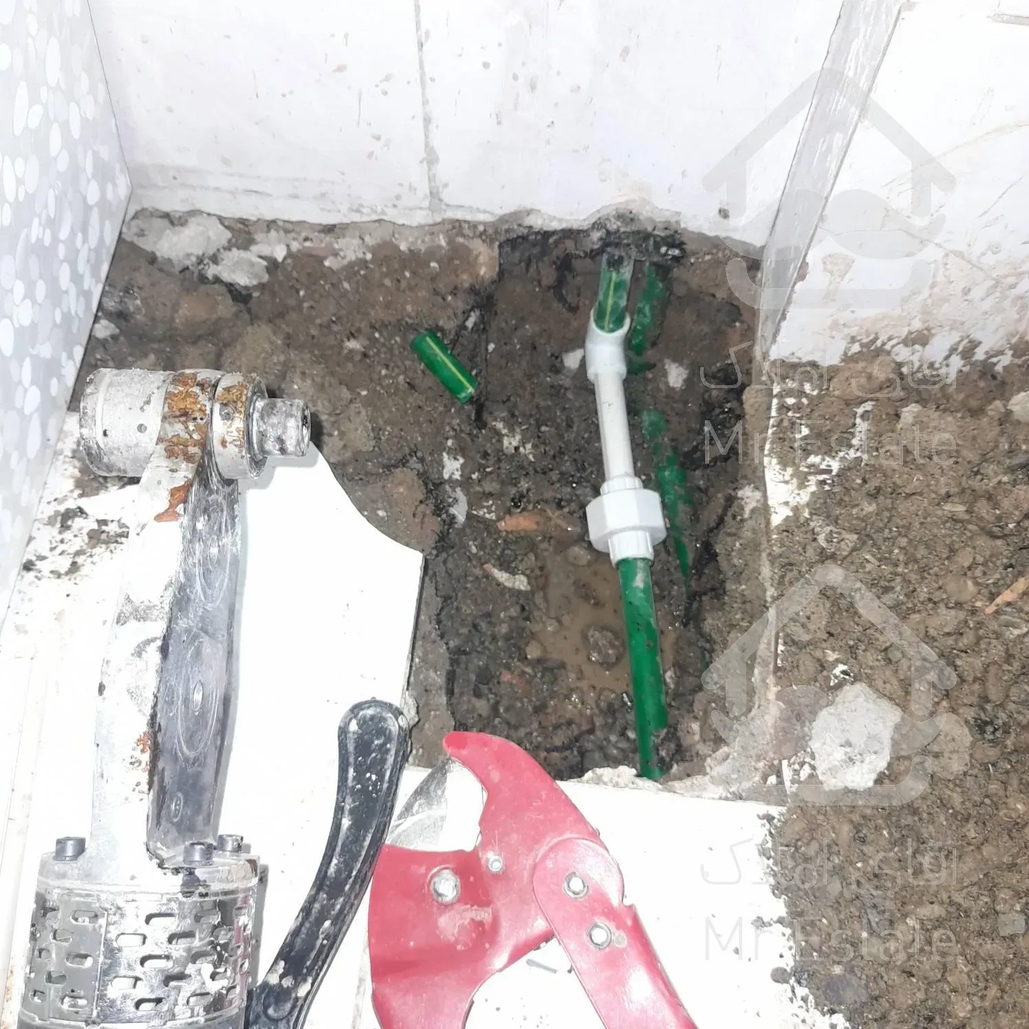 تشخیص ترکیدگی لوله بادستگاه نشت یاب+رفع نم چکه نشتی