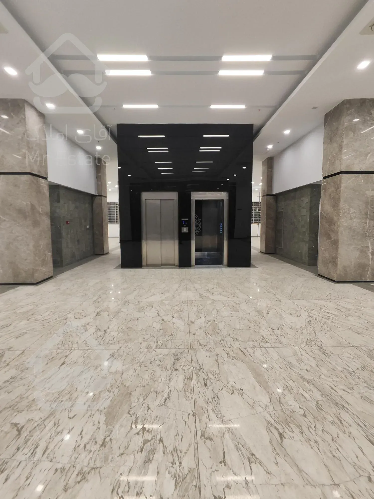 2000 متر مستغلات سند اداری/40پارکینگ/فلت/مطهری عباس آباد تخت طاووس