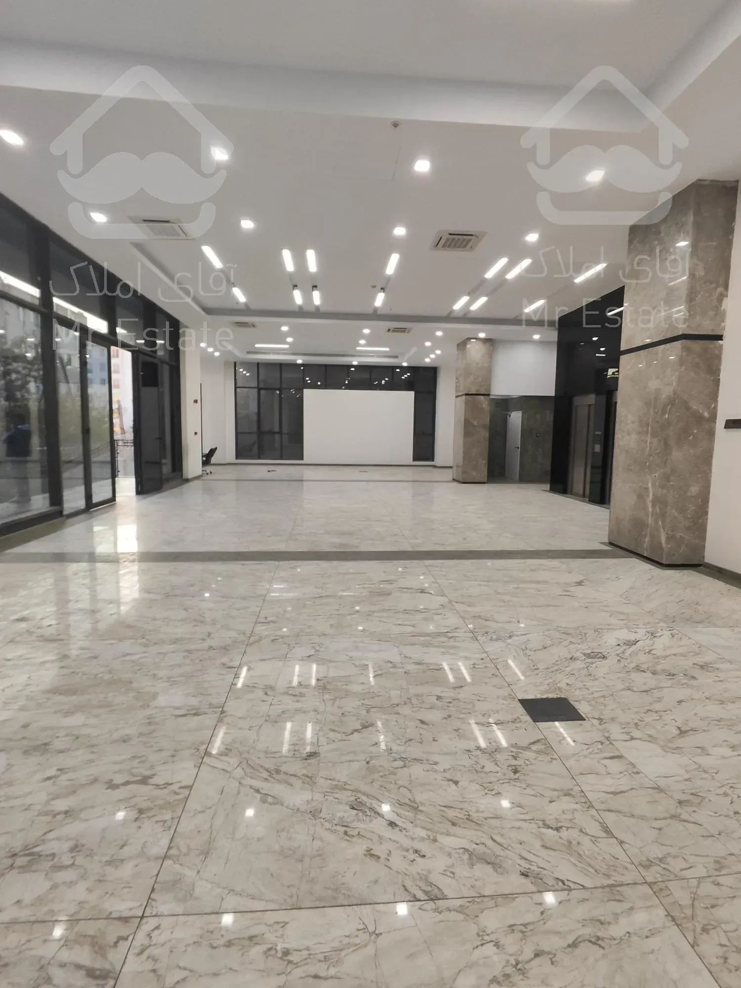 2000 متر مستغلات سند اداری/40پارکینگ/فلت/مطهری عباس آباد تخت طاووس