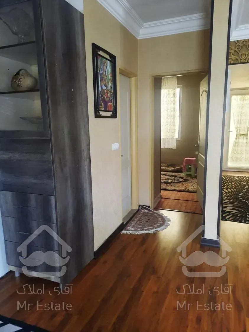 خانه ویلایی با مغازه تجاری