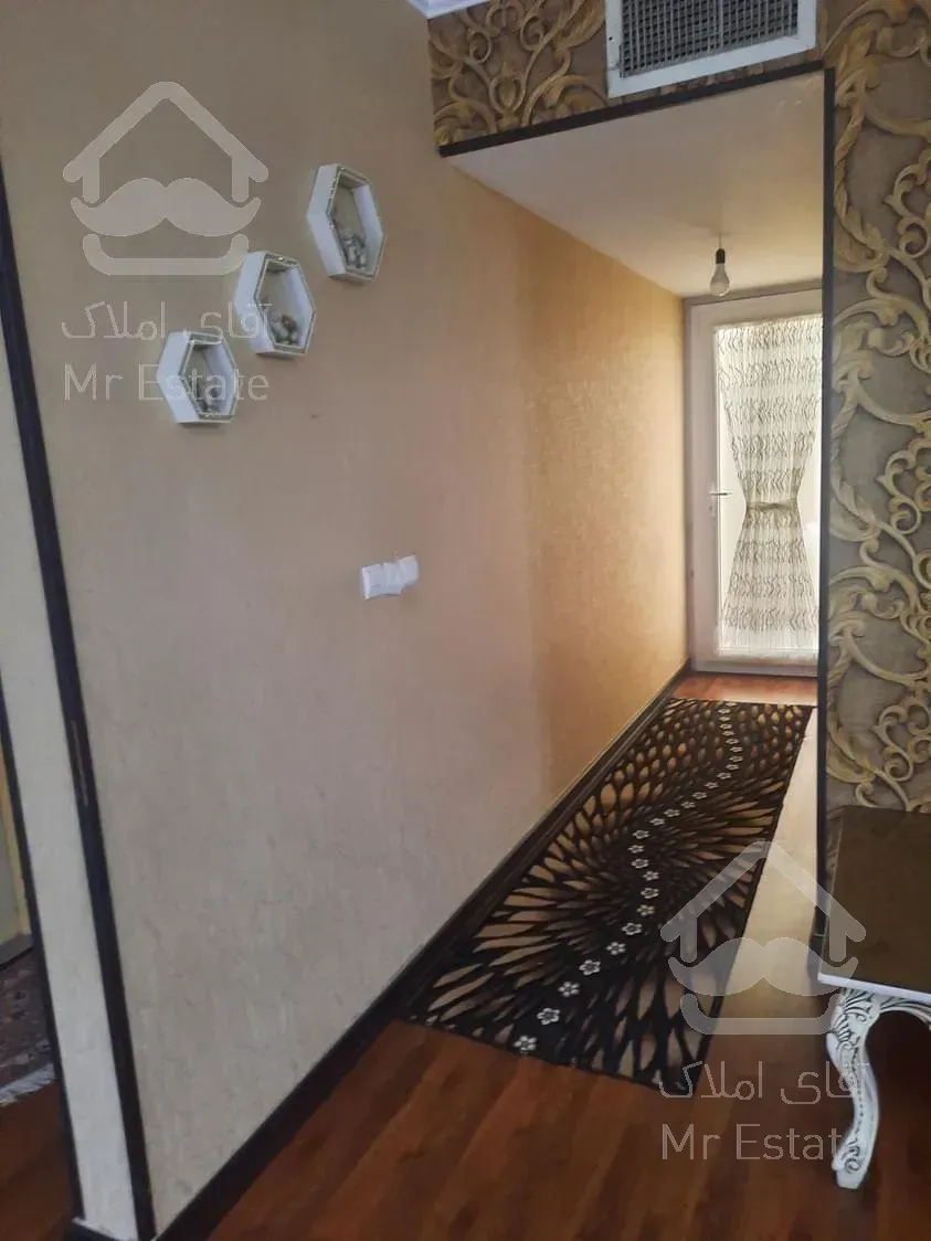 خانه ویلایی با مغازه تجاری