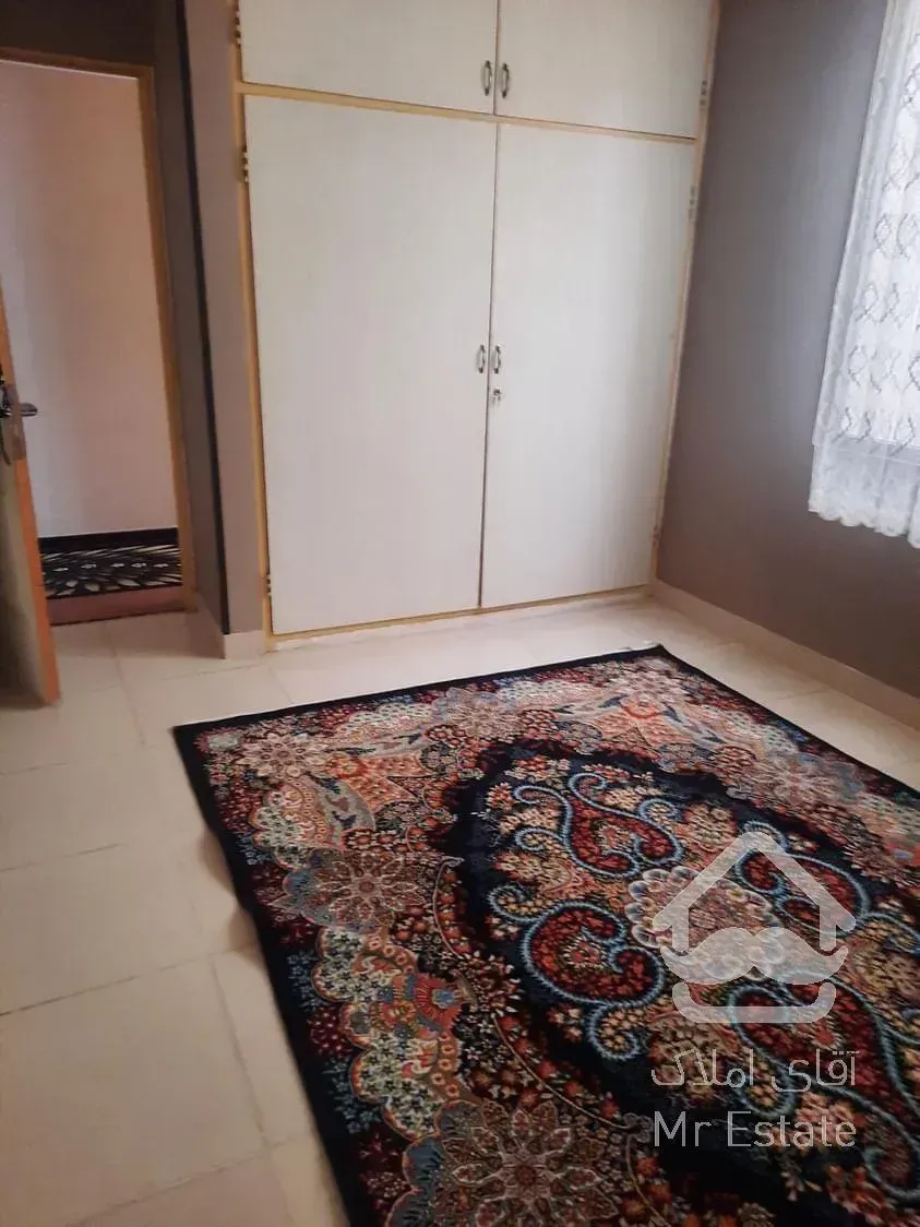 خانه ویلایی با مغازه تجاری