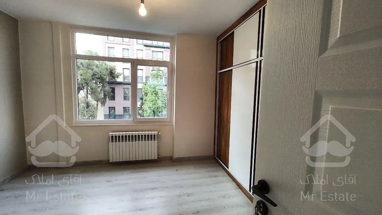 واحد جلو/پارکینگ سندی/پلان مربع/گنج