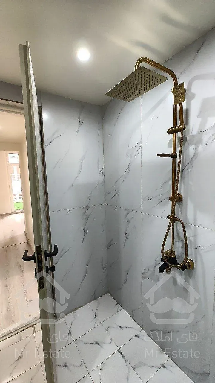 واحد جلو/پارکینگ سندی/پلان مربع/گنج