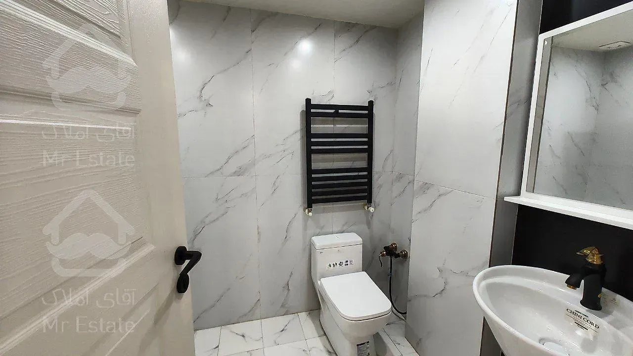 واحد جلو/پارکینگ سندی/پلان مربع/گنج