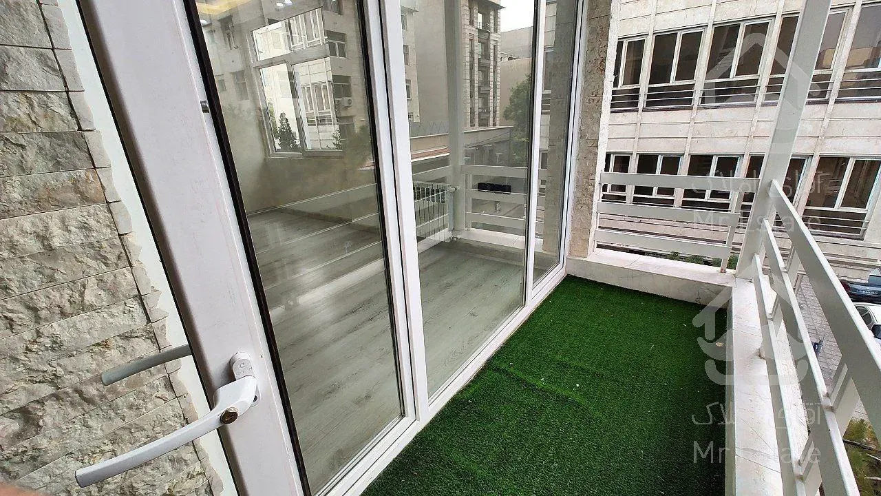 واحد جلو/پارکینگ سندی/پلان مربع/گنج