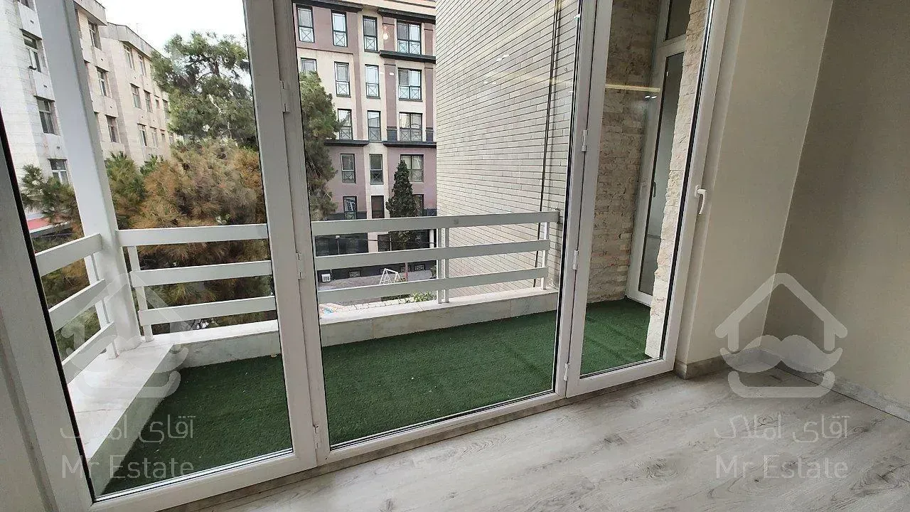 واحد جلو/پارکینگ سندی/پلان مربع/گنج