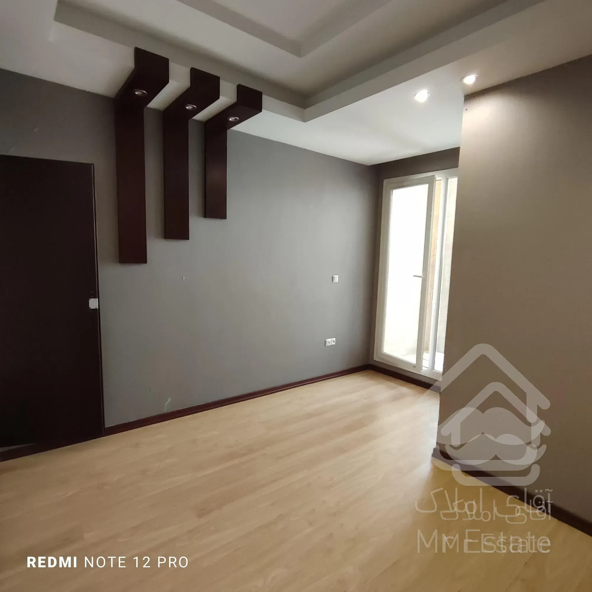 سعادت آباد ۱۰۰متر ۲خواب ۹ساله کم واحد