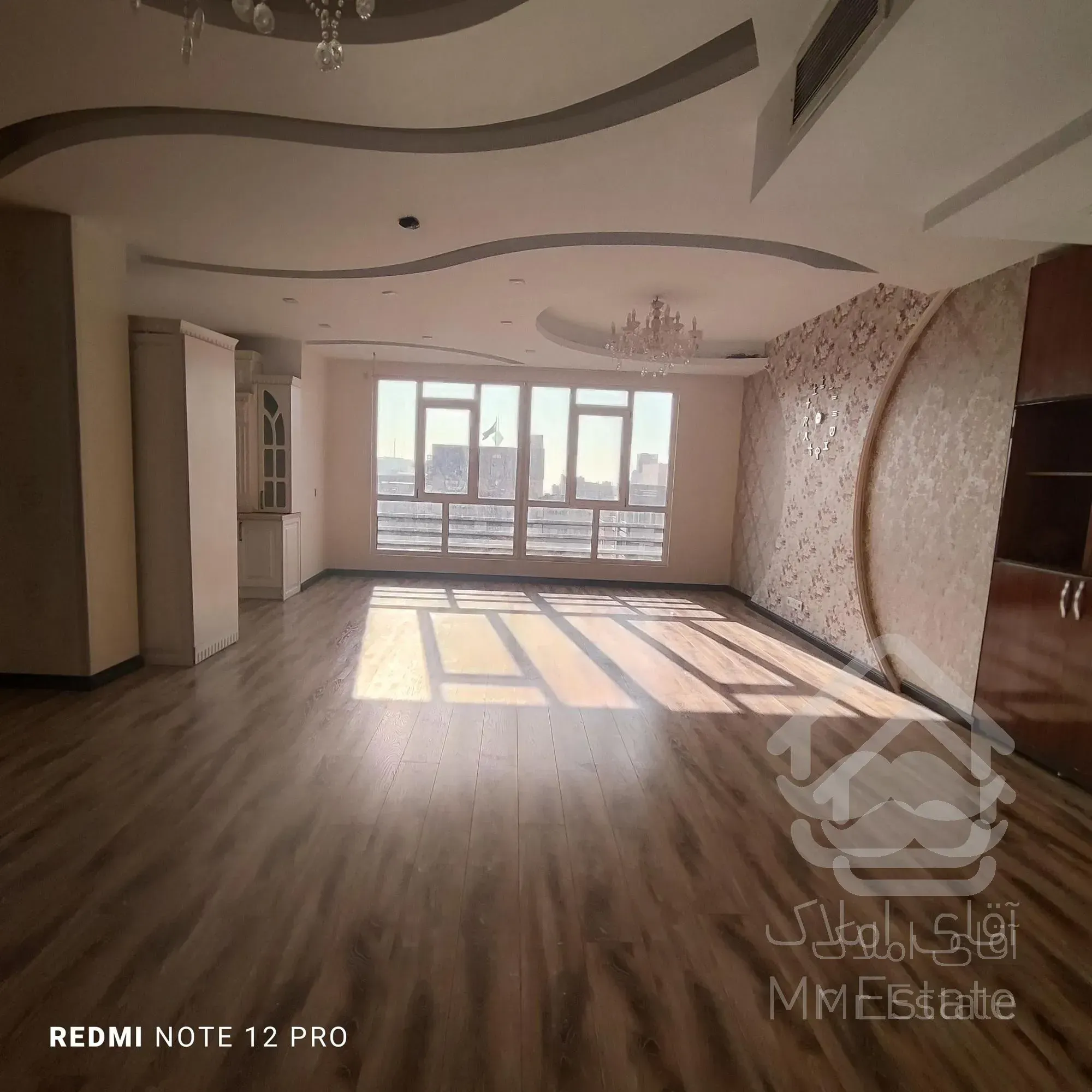 شهرک غرب ۱۷۰متر ۳خواب ۷ساله خوش نقشه کم واحد