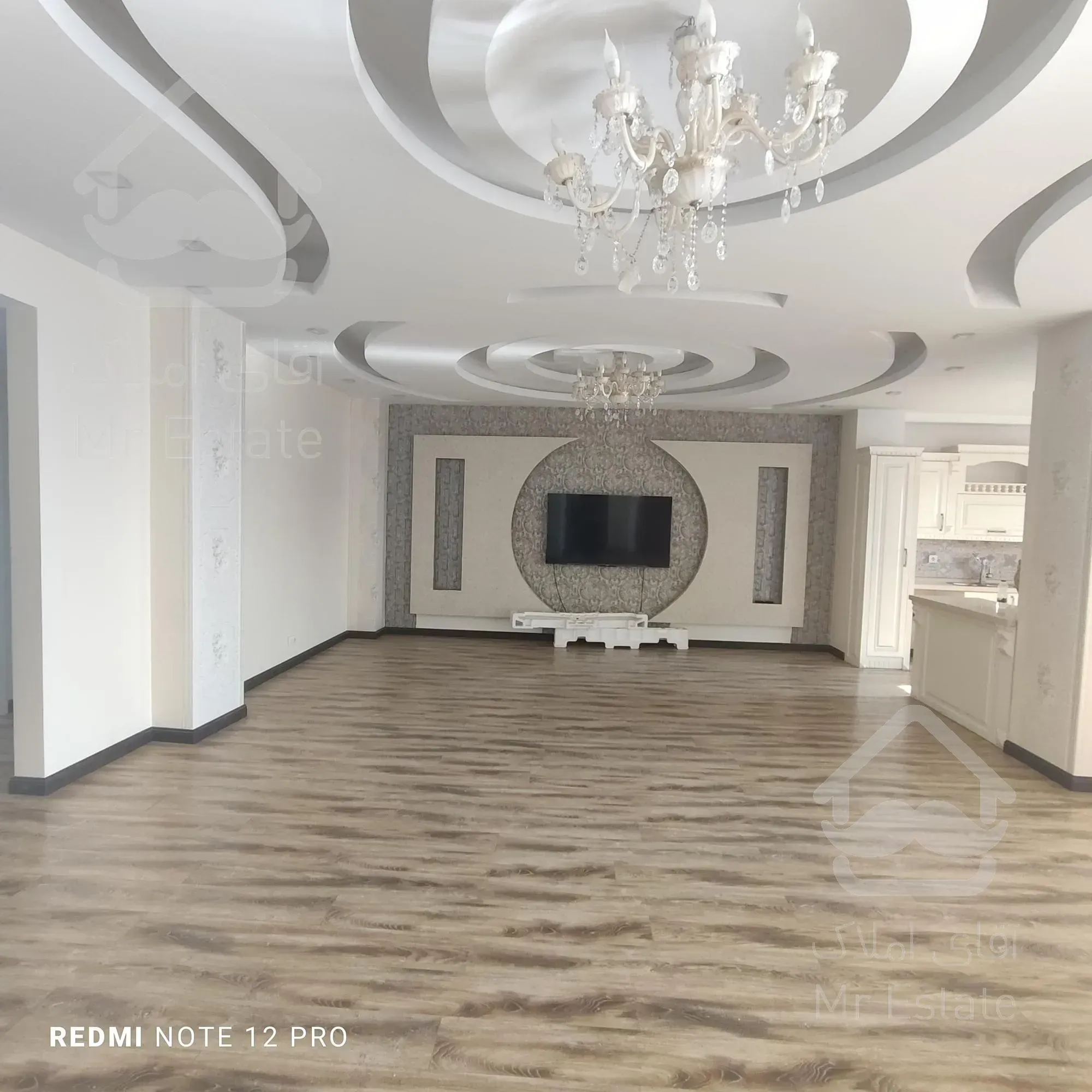 شهرک غرب ۱۷۰متر ۳خواب ۷ساله خوش نقشه کم واحد