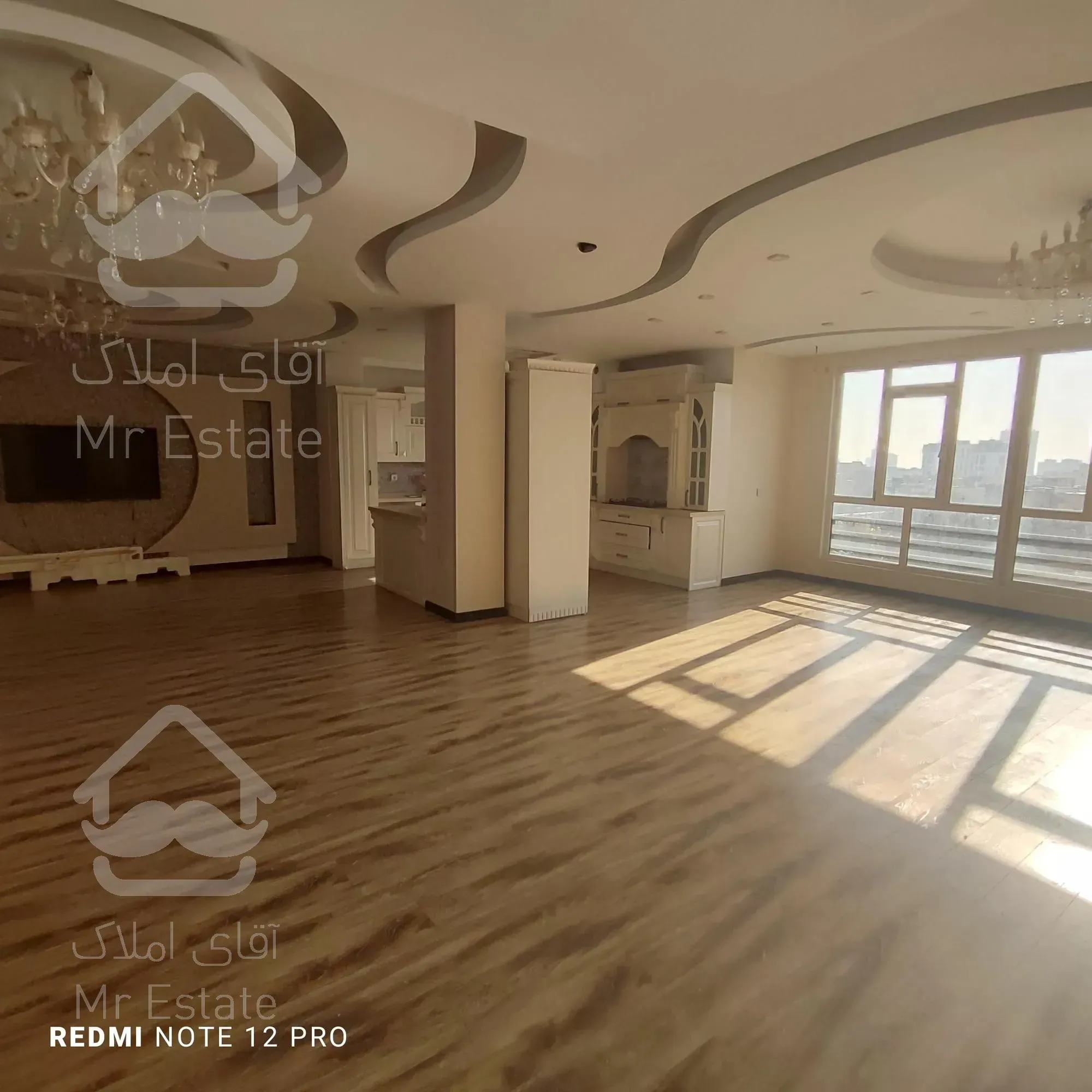 شهرک غرب ۱۷۰متر ۳خواب ۷ساله خوش نقشه کم واحد