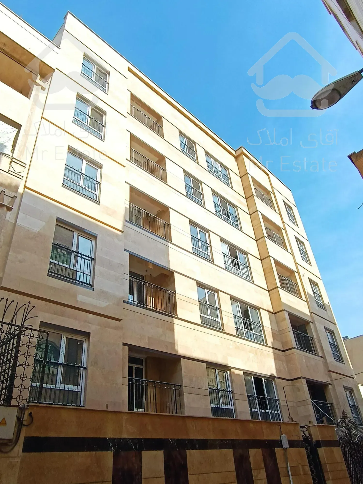 مختاری ۵ طبقه ۱۰ واحد