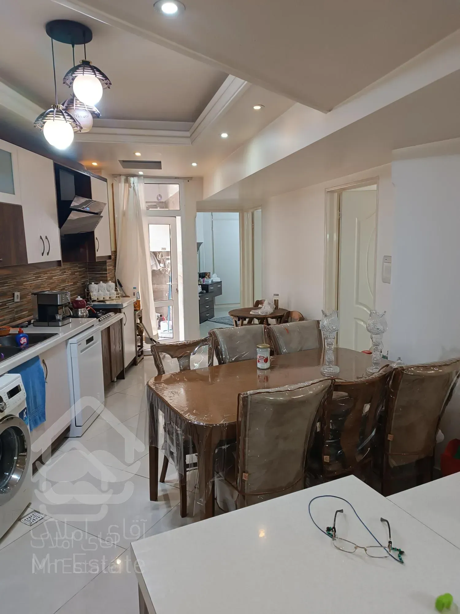 140متر سه خواب فول امکانات