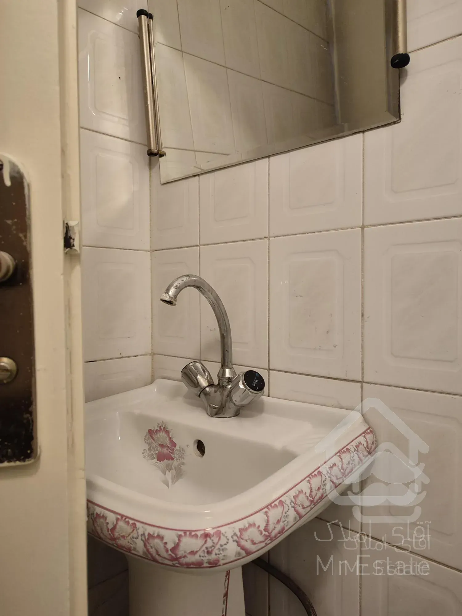 آپارتمان 40 متری 1 خوابه ط همکف استاد معین