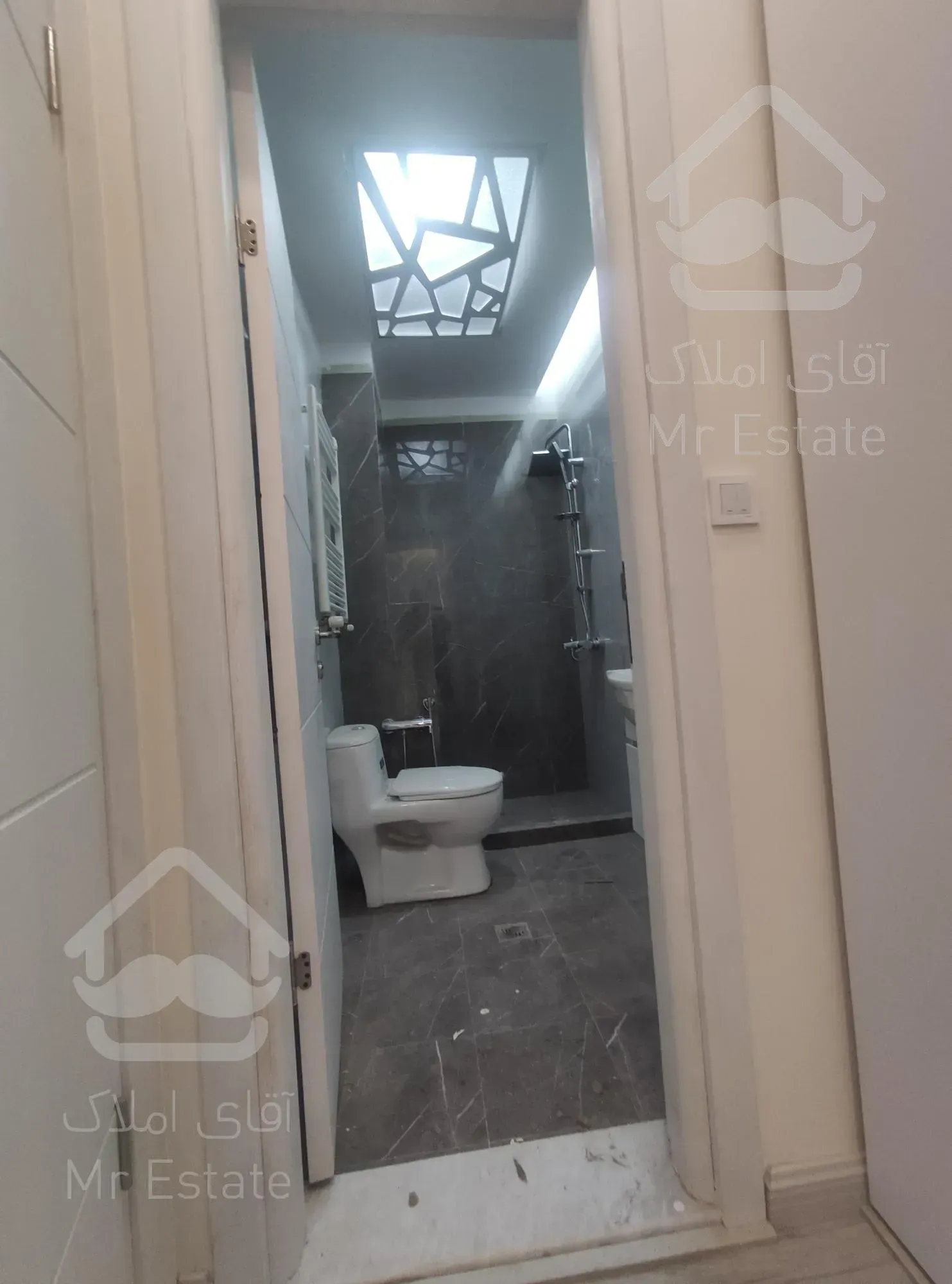 پاسداران ۶۵ متر، ۲ خواب، سند اداری