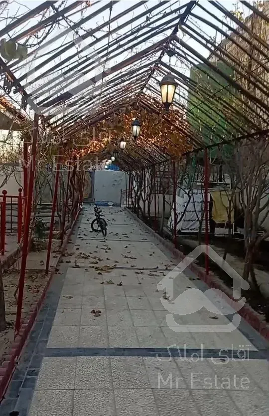 باغ ویلا 1300 متر 180 متر بنا ۳ خواب