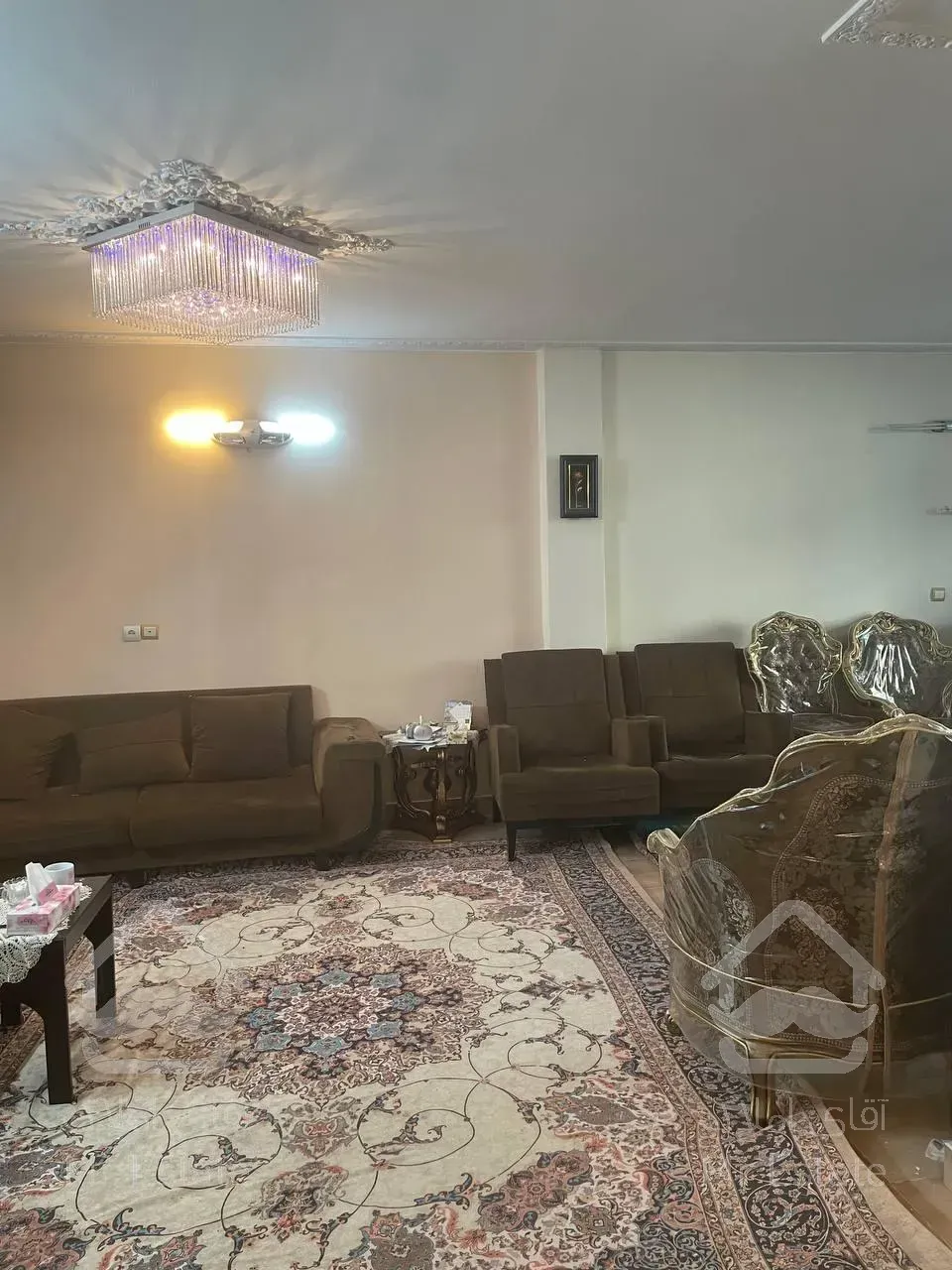 ۱۱۰ متر دو خواب ،سید خندان