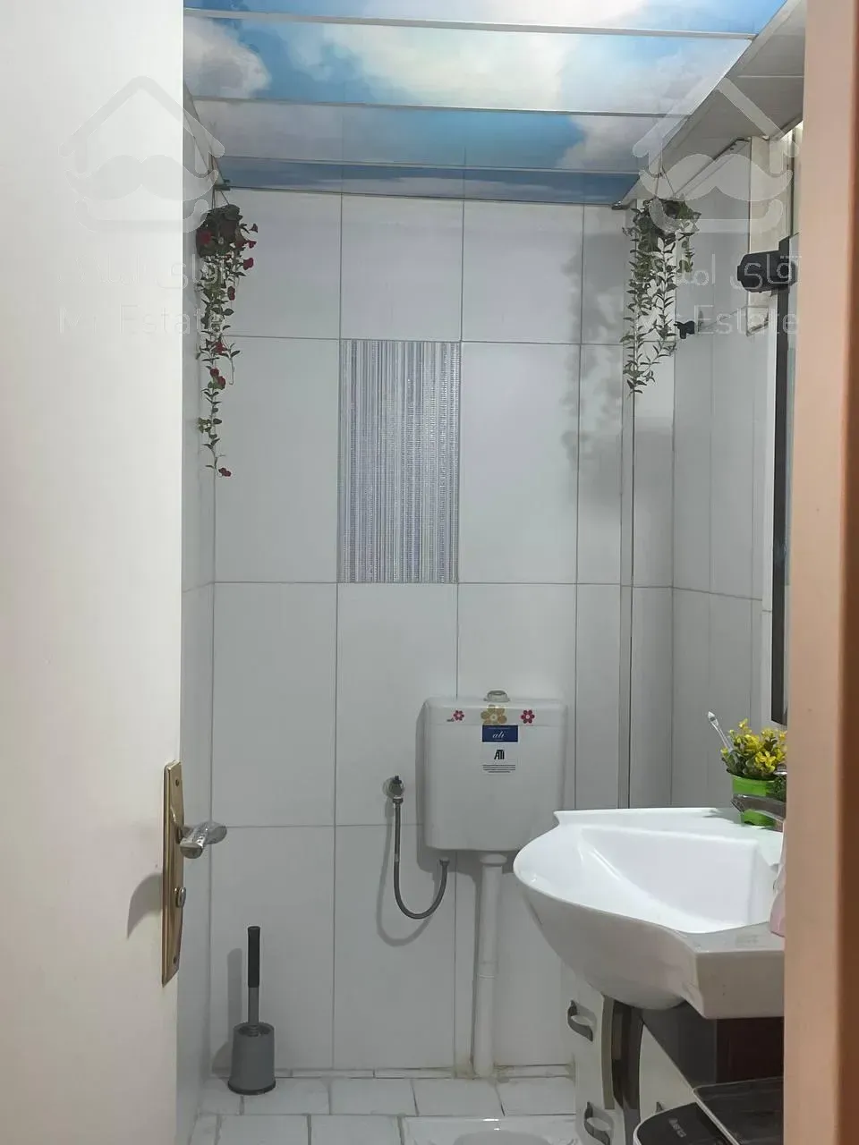 ۱۱۰ متر دو خواب ،سید خندان