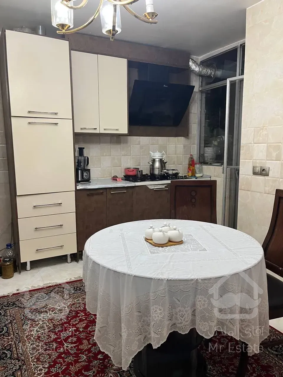 ۱۱۰ متر دو خواب ،سید خندان