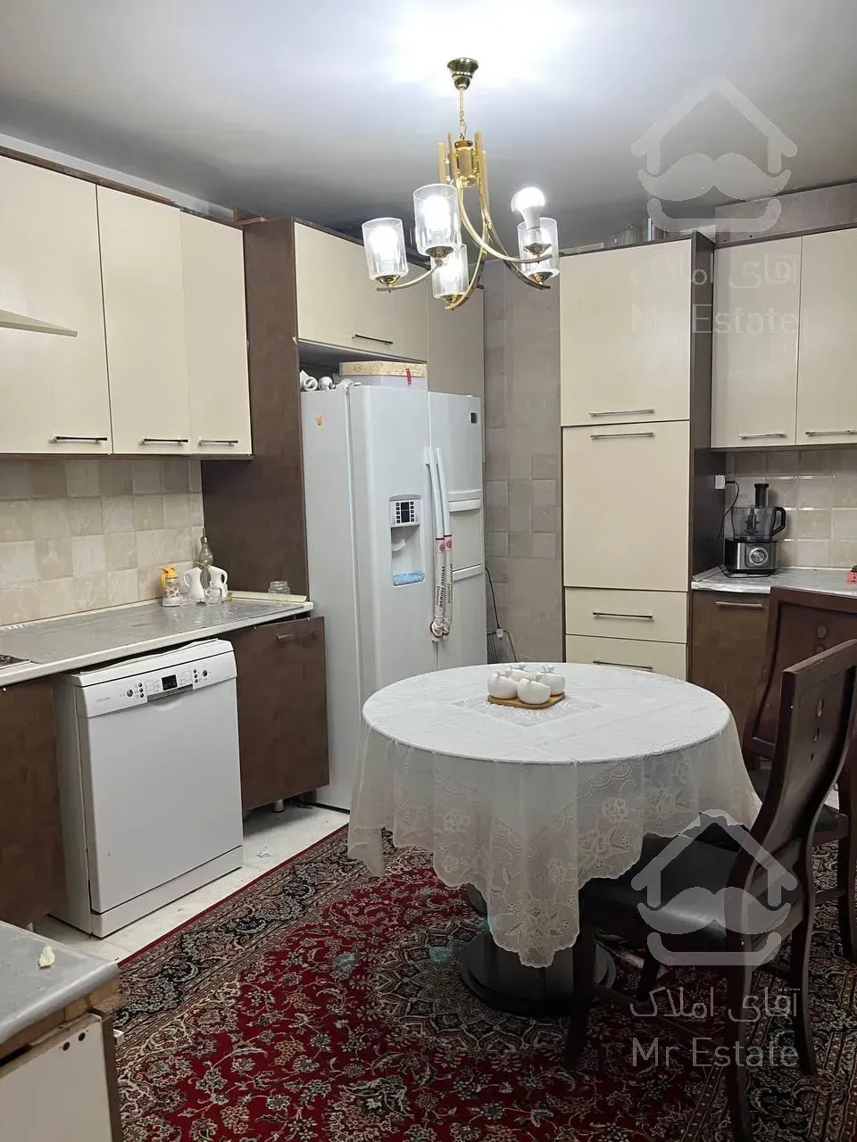 ۱۱۰ متر دو خواب ،سید خندان