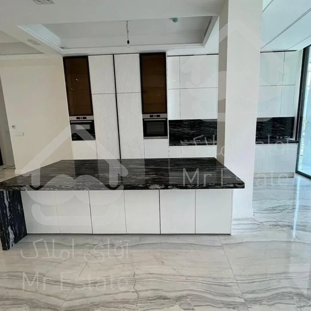 ۱۶۰متری /۳خواب/فول مشاعات /دیباجی جنوبی