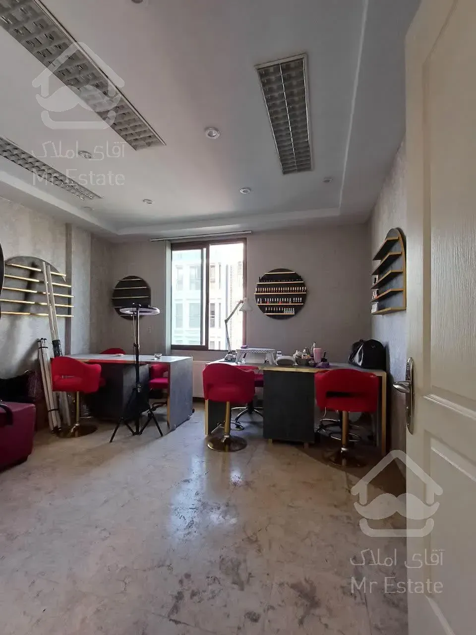 79متر/سنداداری/تابلوخور و پرتردد