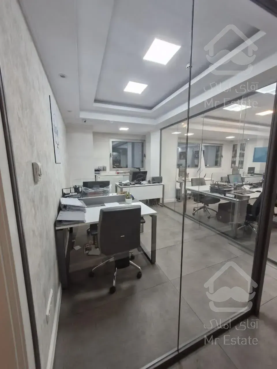 ۱۲۰ متر سند اداری ویو ابدی چند قدمی میدان ونک