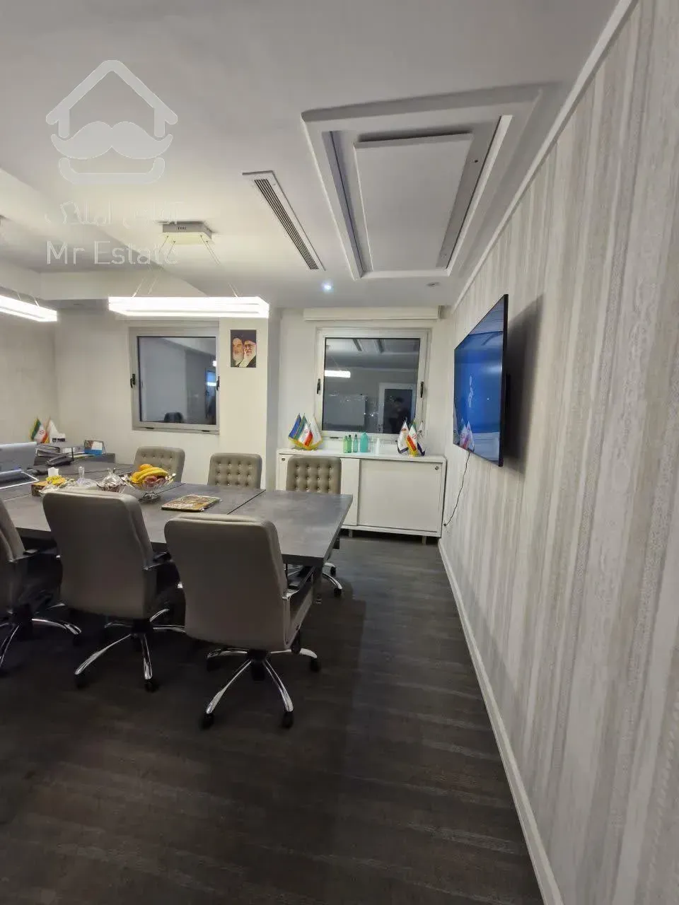 ۱۲۰ متر سند اداری ویو ابدی چند قدمی میدان ونک