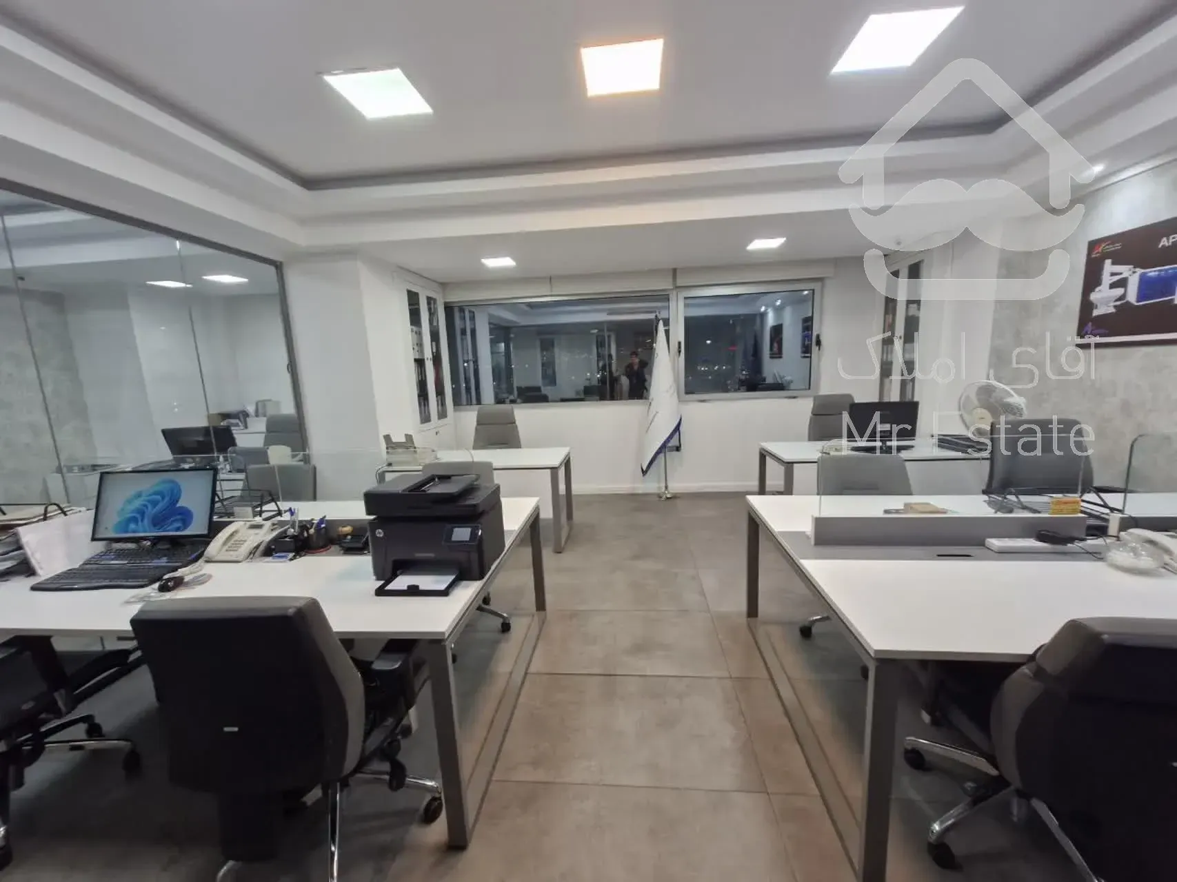 ۱۲۰ متر سند اداری ویو ابدی چند قدمی میدان ونک