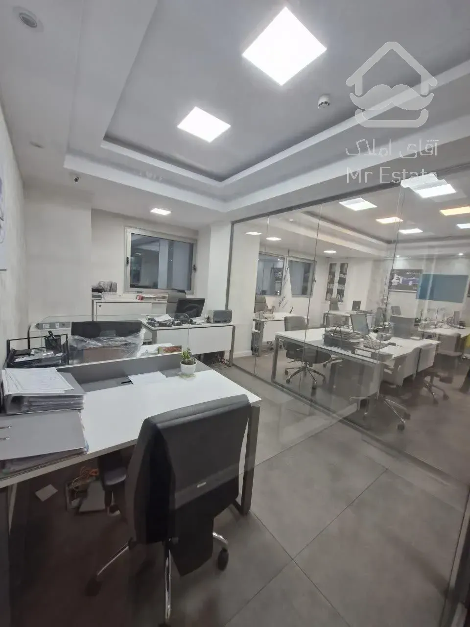 ۱۲۰ متر سند اداری ویو ابدی چند قدمی میدان ونک