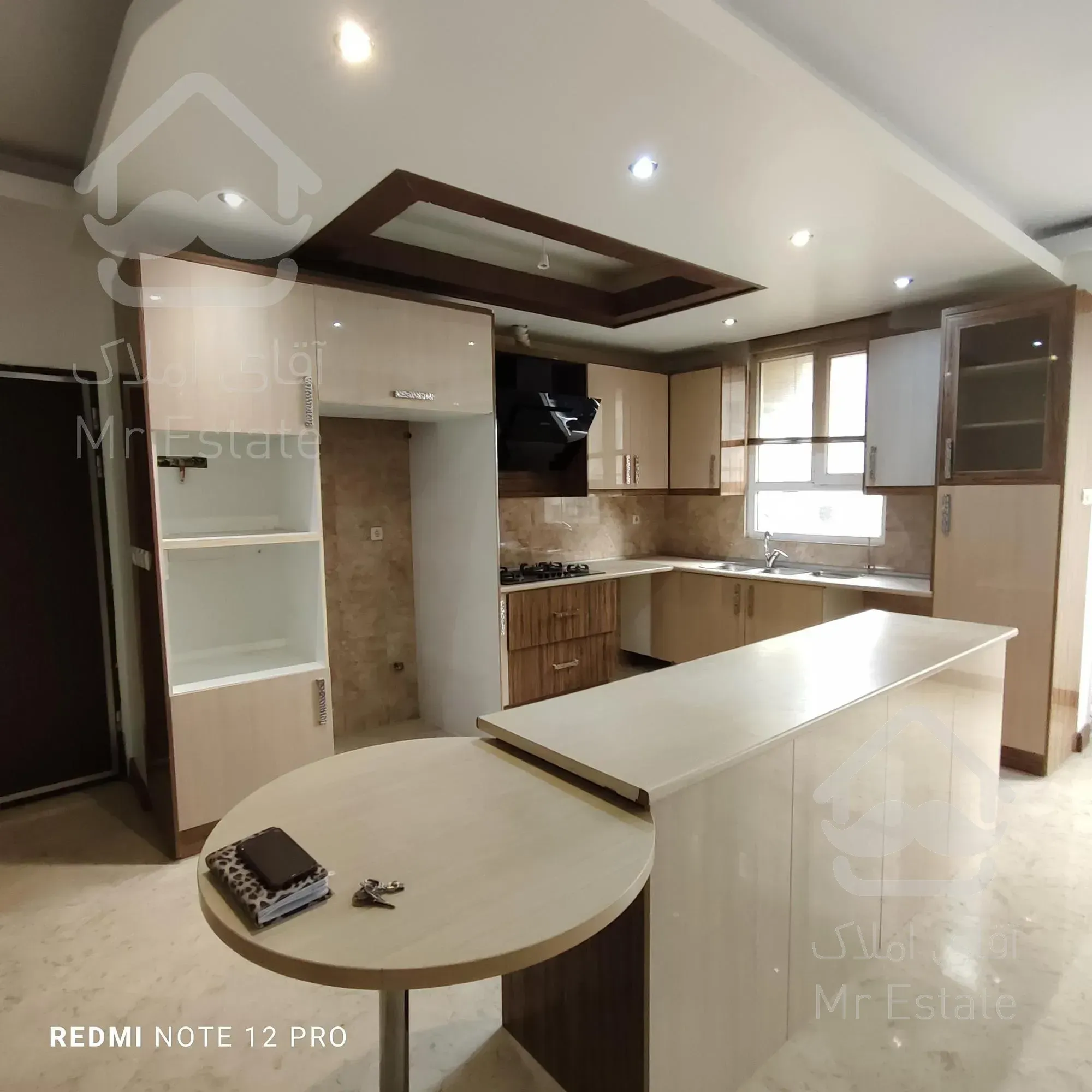 شهرک غرب ۱۳۰متر/۳خواب/۶ساله/اکازیون