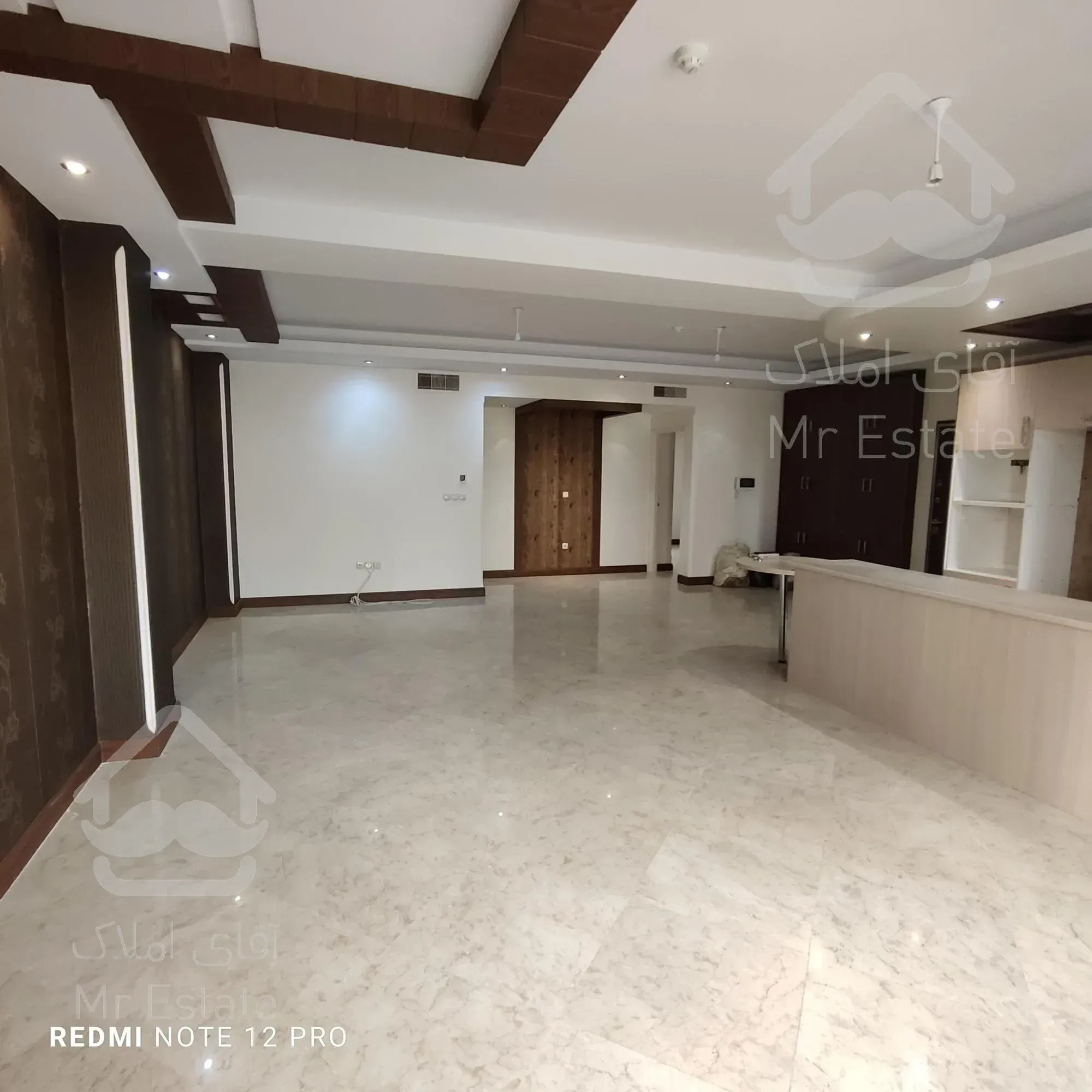 شهرک غرب ۱۳۰متر/۳خواب/۶ساله/اکازیون