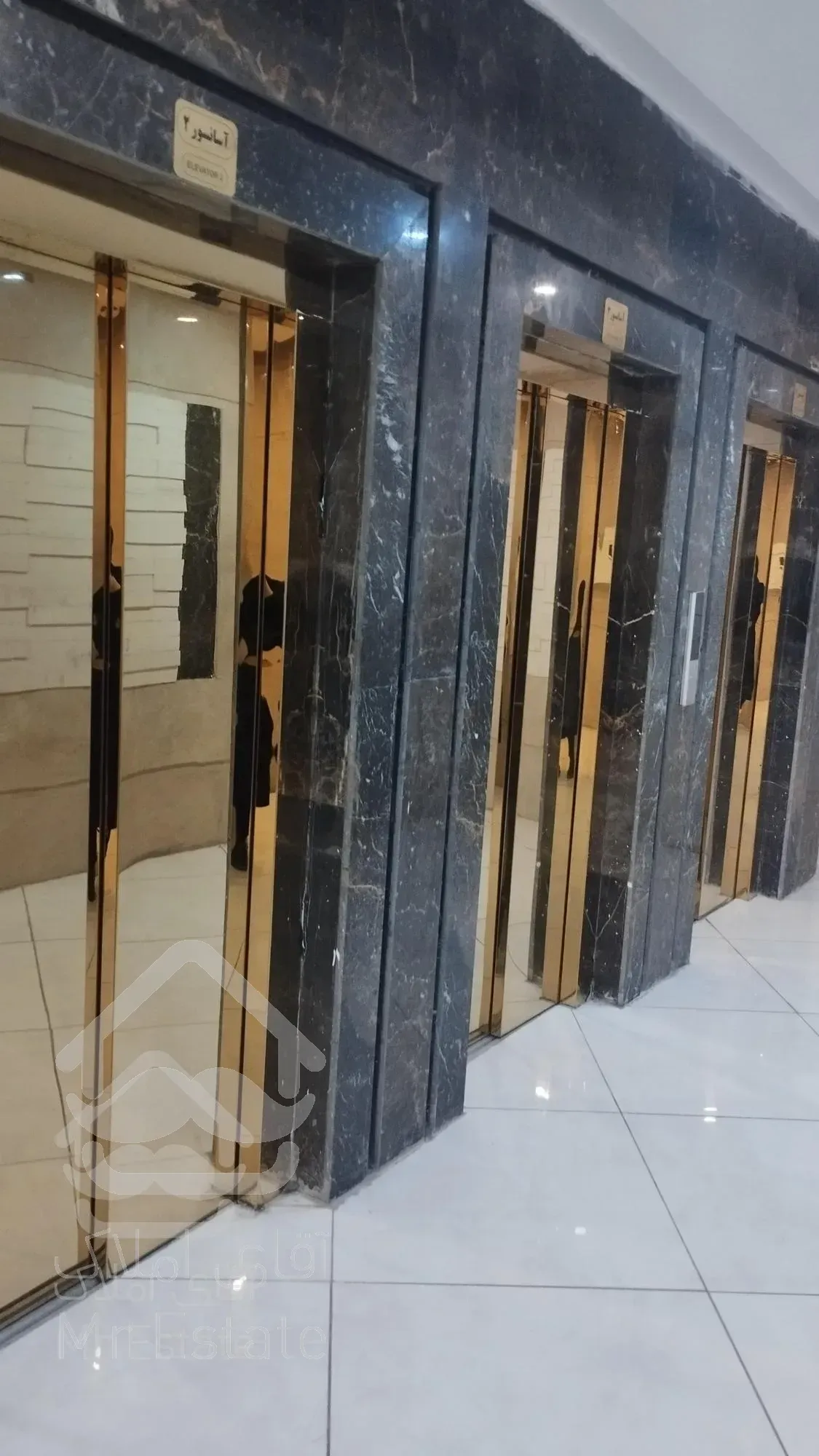 آپارتمان ۱۳۰متری زعفرانیه