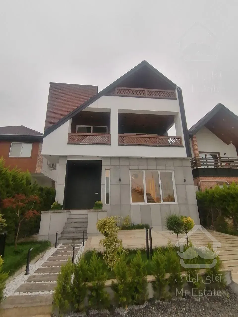 ویلا استخر دار مدارک کامل