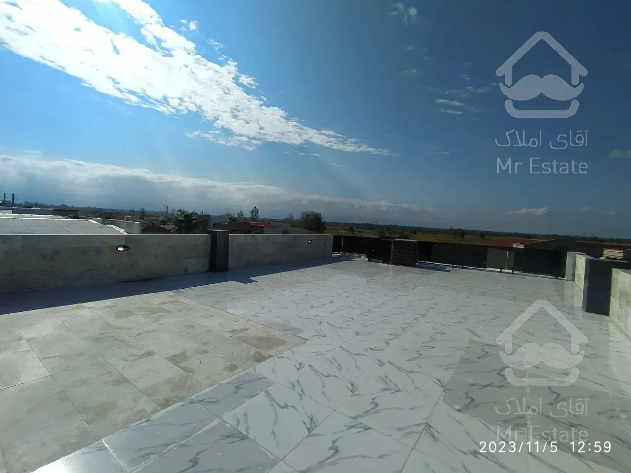 ویلا دوبلکس با روفگاردن ویو دلباز و استخر سرپوشیده