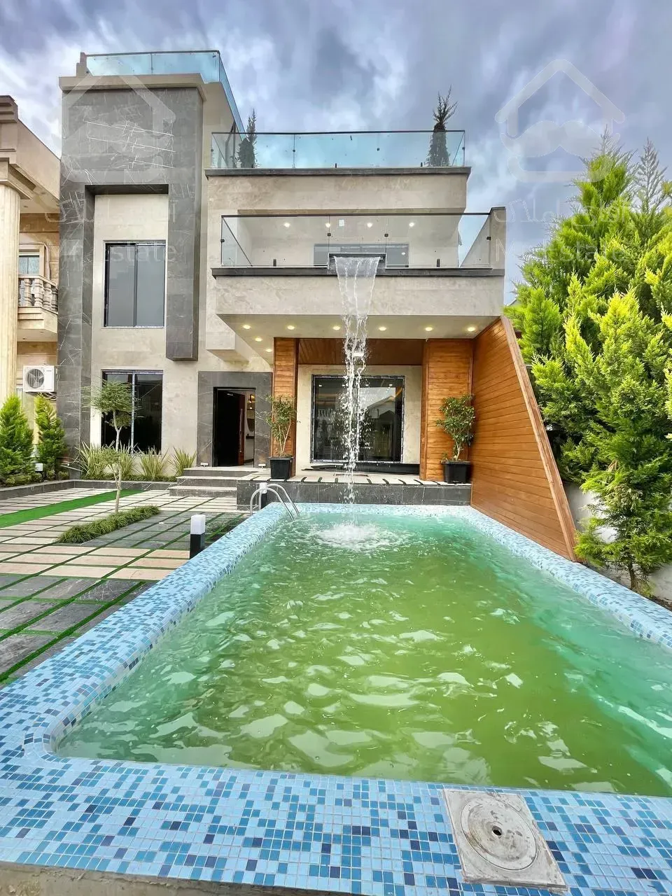 فروش ویلا تریبلکس ۲۴۰ متری در چمستان