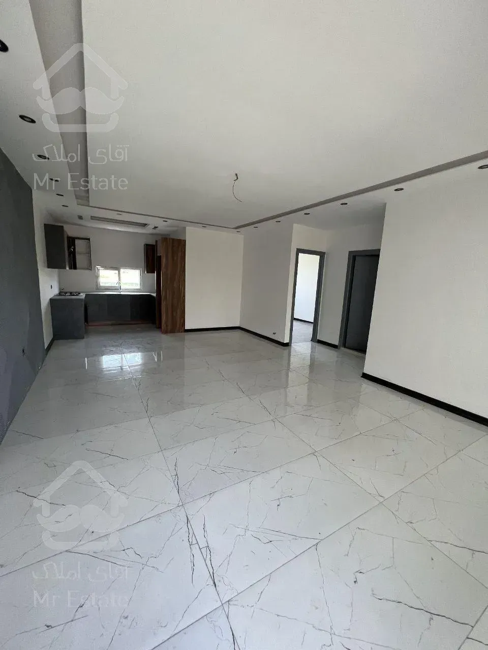 ویلا فلت نما مدرن و مینیمال/باغچه دنج و سرسبز