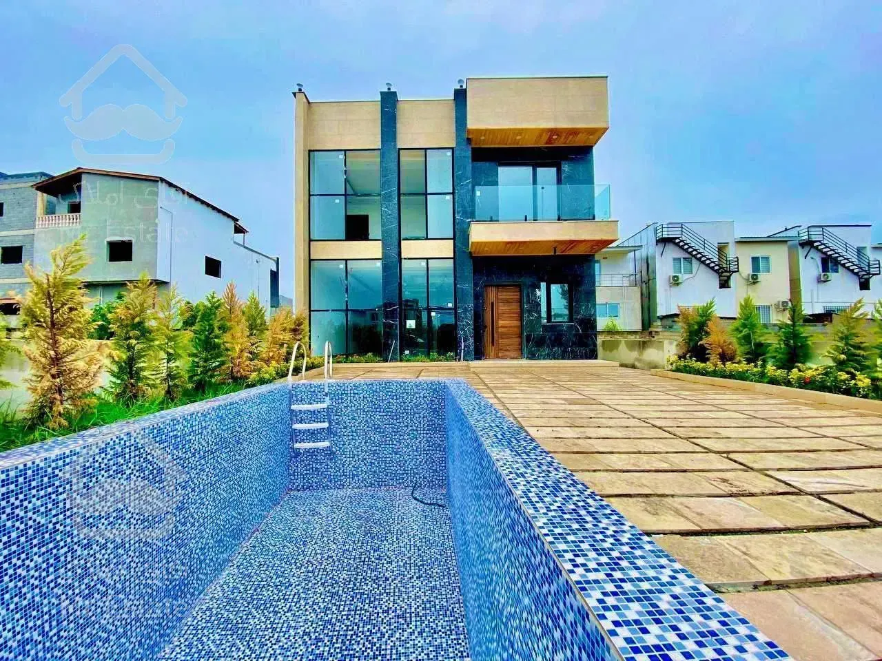 فروش ویلا تریبلکس ۲۳۰ متری در چمستان