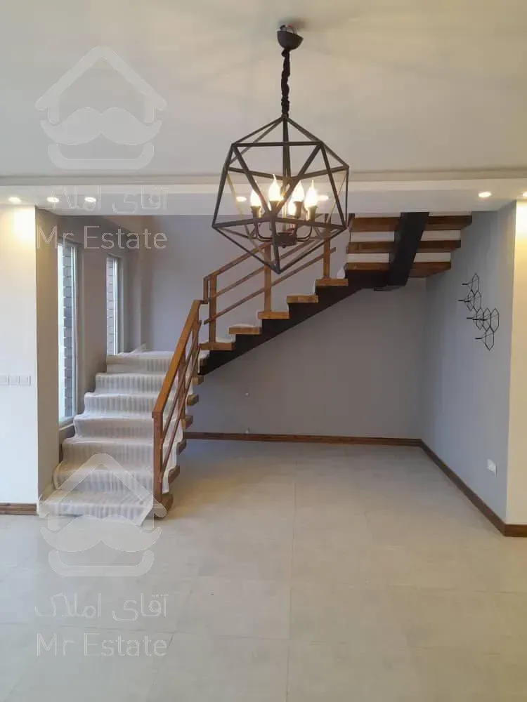 فروش ویلا دوبلکس نما مدرن ۲۴۰ متری در چمستان