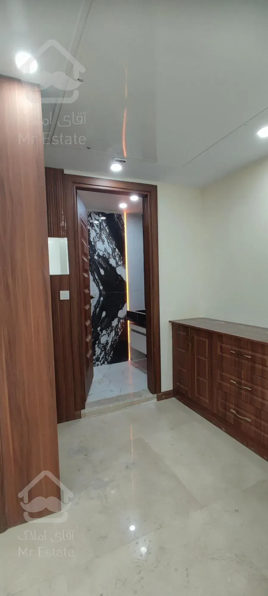 فروش واحد نوساز ۲۵۰متری/تک واحدی/بهترین لوکیشن عظیمیه