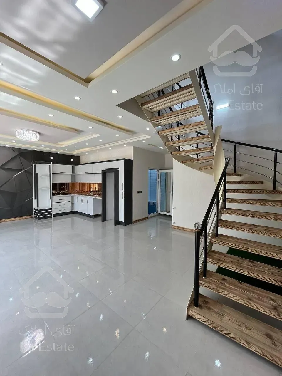 فروش ویلا تریبلکس ۲۵۰ متری در چمستان