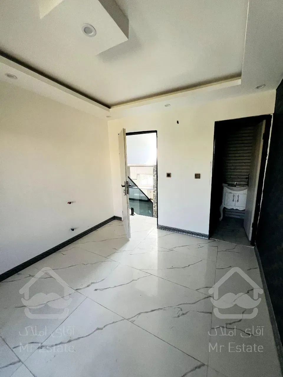 ویلا نیم پیلوت نماترمو مدرن/تراس دنج/دسترسی آسان